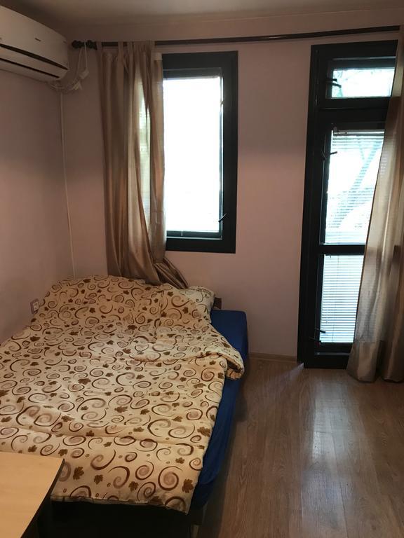 Studio Red Square Apartment Βάρνα Εξωτερικό φωτογραφία